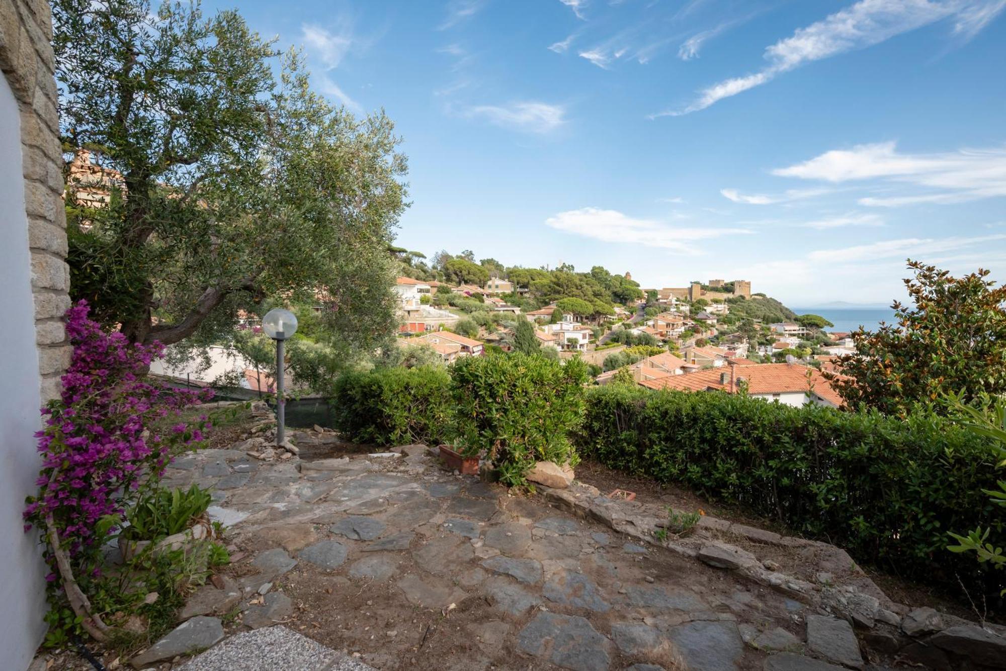 Villa Con Giardino Vista Mare Кастильоне-делла-Пеская Экстерьер фото