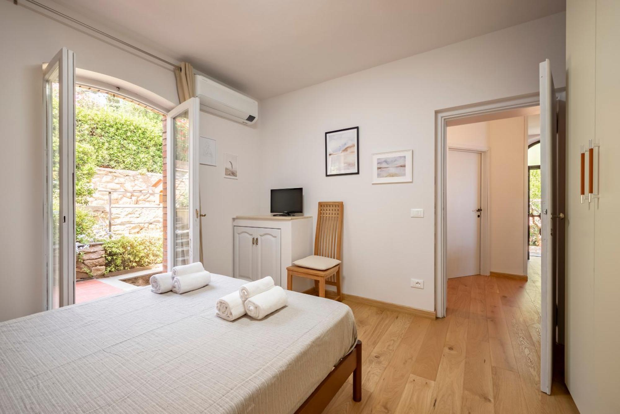 Villa Con Giardino Vista Mare Кастильоне-делла-Пеская Экстерьер фото