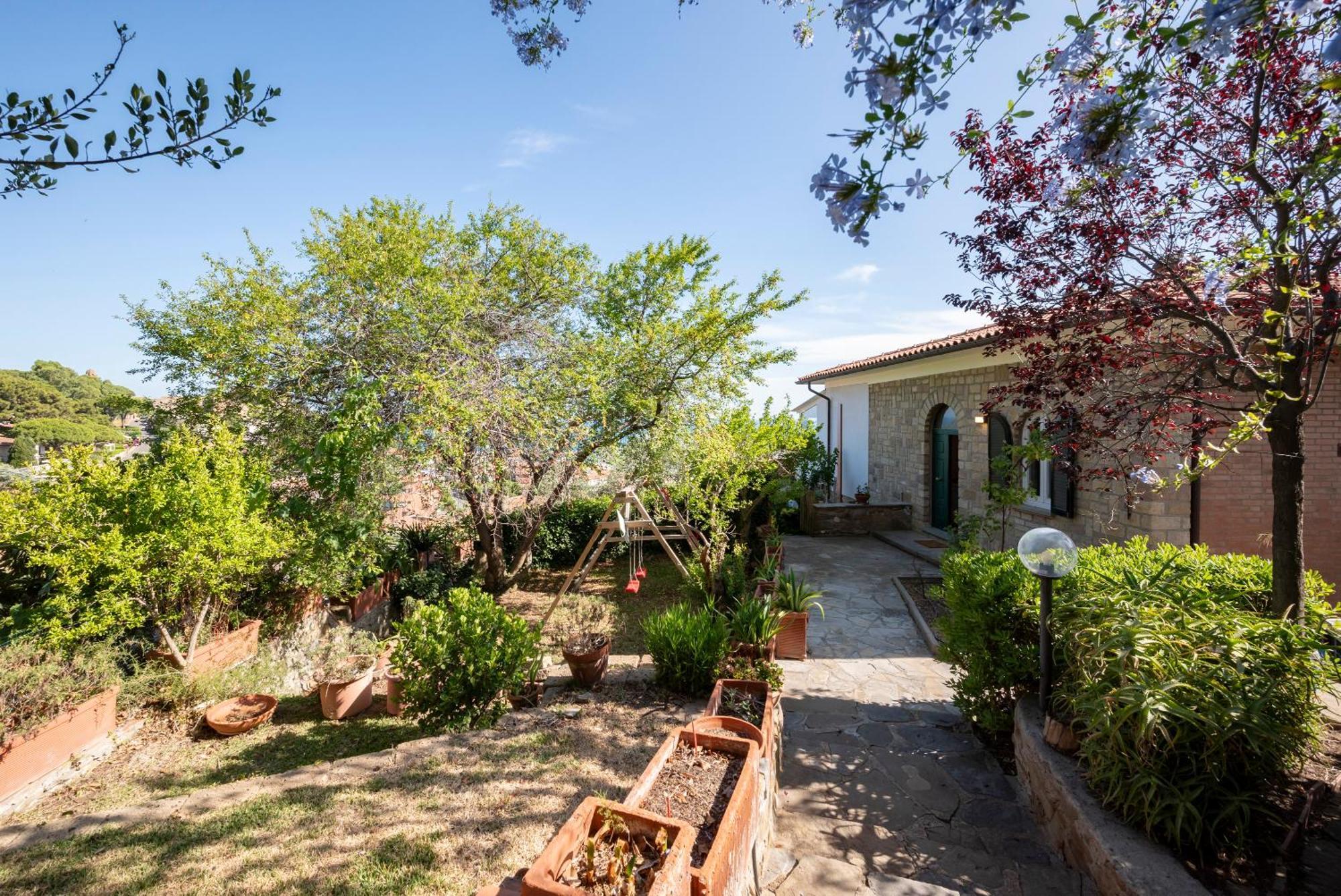 Villa Con Giardino Vista Mare Кастильоне-делла-Пеская Экстерьер фото