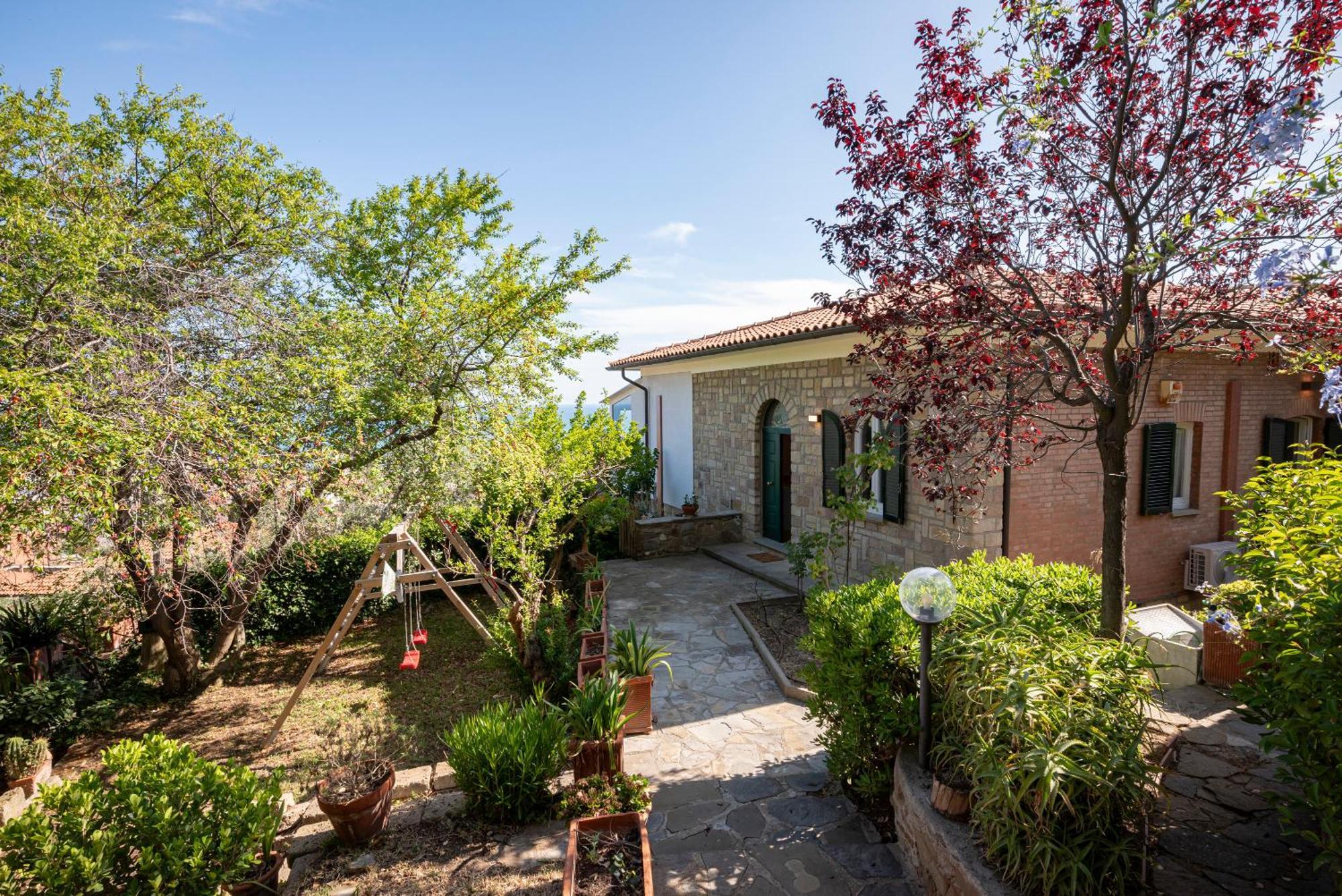 Villa Con Giardino Vista Mare Кастильоне-делла-Пеская Экстерьер фото