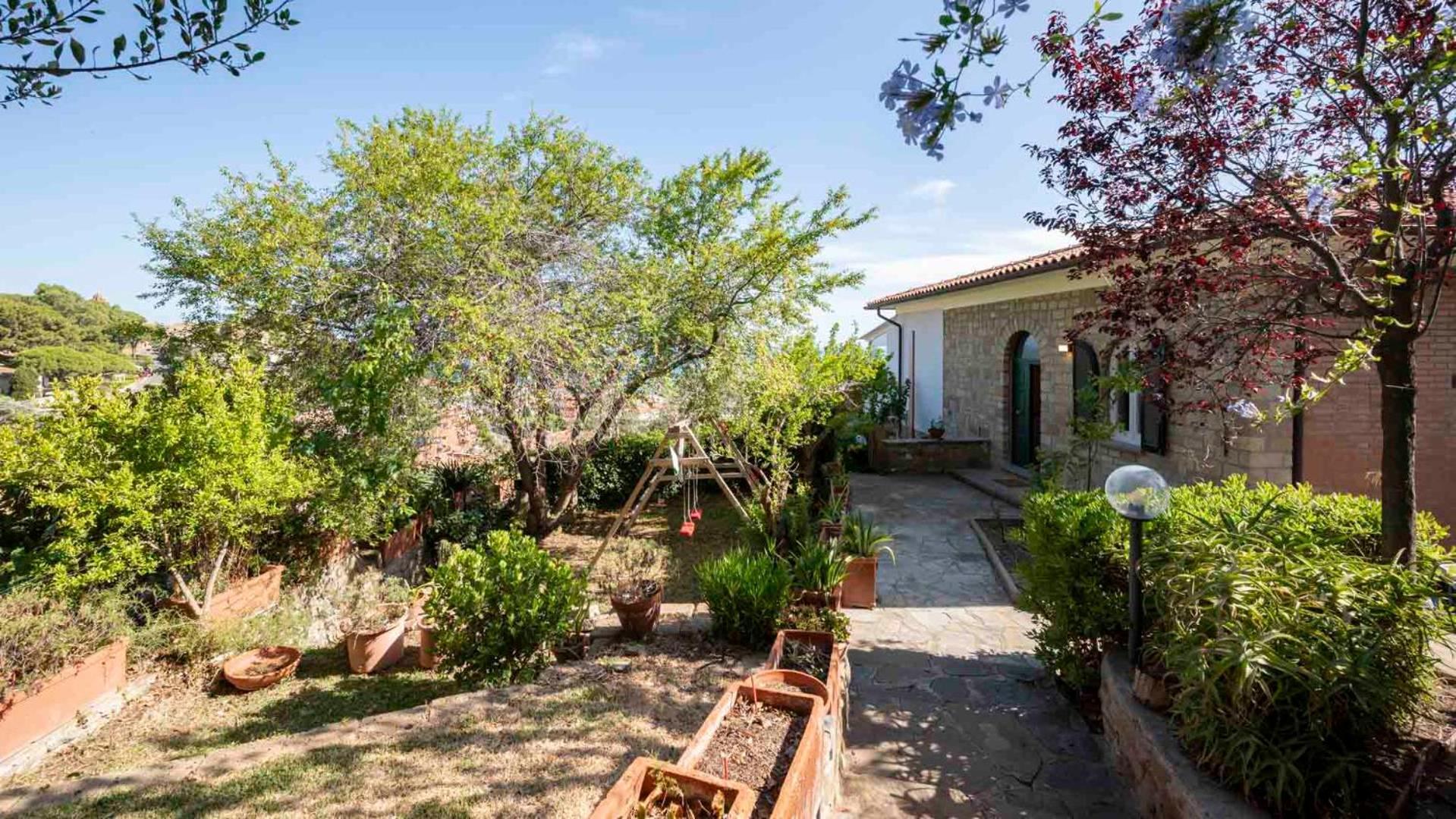 Villa Con Giardino Vista Mare Кастильоне-делла-Пеская Экстерьер фото
